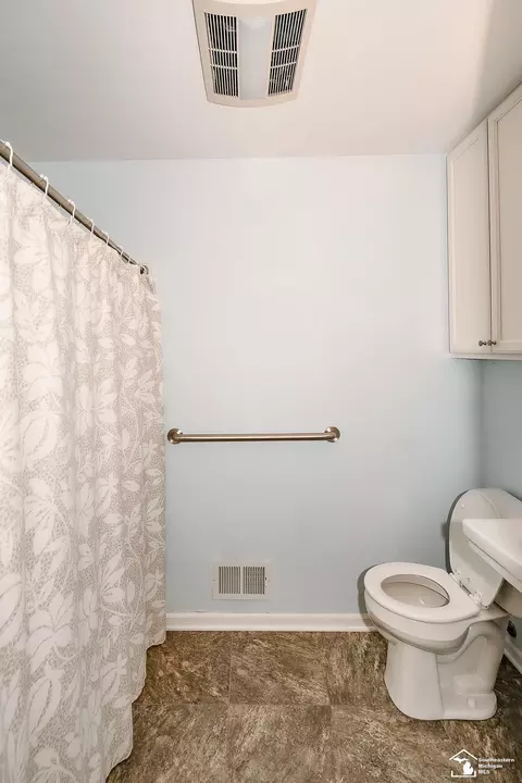Bath - 7904 Comanche, Temperance, MI 48182 photo 3 of 3