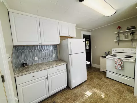 Kitchen - 304 S State, Davison, MI 48423 photo 3 of 4