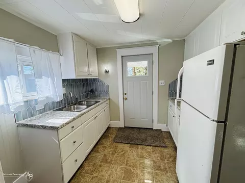 Kitchen - 304 S State, Davison, MI 48423 photo 1 of 4