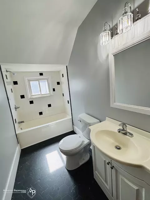 Bath - 304 S State, Davison, MI 48423 photo 5 of 5