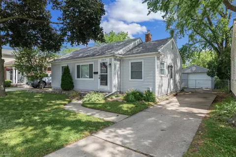 21613 Bon Heur, Saint Clair Shores, MI 48081