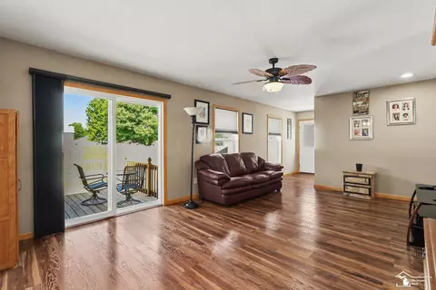 Living - 238 Sidney, Dundee, MI 48131 photo 3 of 4