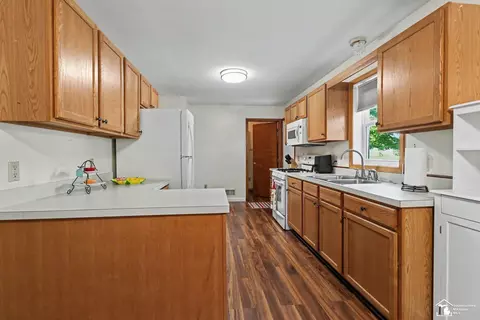 Kitchen - 238 Sidney, Dundee, MI 48131 photo 2 of 2