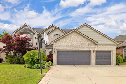 Exterior - 20084 Newcastle, Macomb, MI 48044 photo 4 of 6