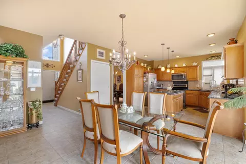 Dining - 20084 Newcastle, Macomb, MI 48044 photo 2 of 5
