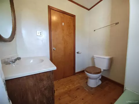 61 4th, South Range, MI 49963 photo 8