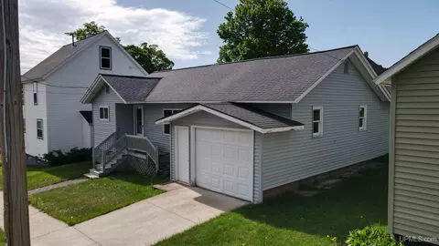 61 4th, South Range, MI 49963 photo 2