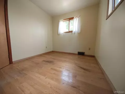 61 4th, South Range, MI 49963 photo 12