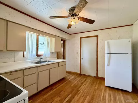 61 4th, South Range, MI 49963 photo 16