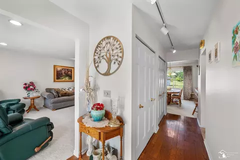 Entry Way - 6579 Centennial, Temperance, MI 48182 photo 2 of 4