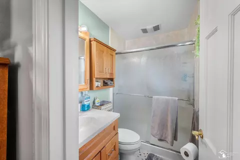 Bath - 6579 Centennial, Temperance, MI 48182 photo 1 of 2