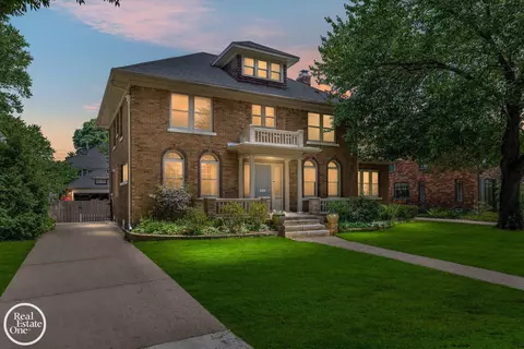 858 Bedford, Grosse Pointe Park, MI 48230