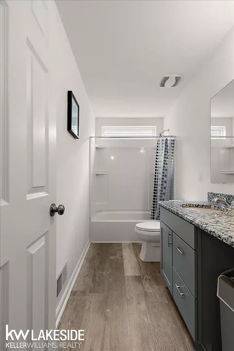 Bath - 23732 Shadow Woods, Macomb, MI 48042 photo 6 of 6