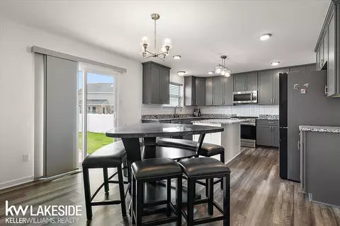 Kitchen - 23732 Shadow Woods, Macomb, MI 48042 photo 4 of 4