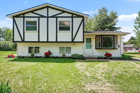 2424 E Shaffer, Midland, MI 48642