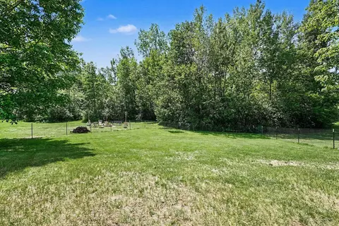 Exterior - 2424 E Shaffer, Midland, MI 48642 photo 12 of 12