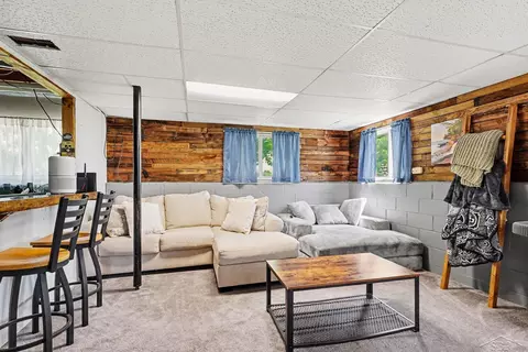 Living - 2424 E Shaffer, Midland, MI 48642 photo 1 of 1