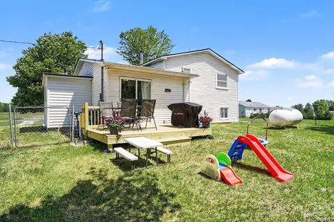 Exterior - 2424 E Shaffer, Midland, MI 48642 photo 7 of 12