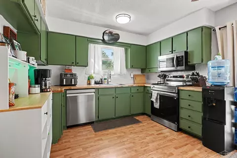 Kitchen - 2424 E Shaffer, Midland, MI 48642 photo 1 of 1