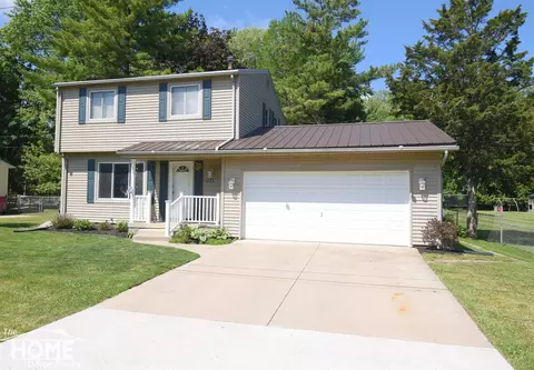 723 Center, Owosso, MI 48867