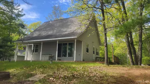 6615 Birchwood Shrs, Oconto Falls, WI 54154