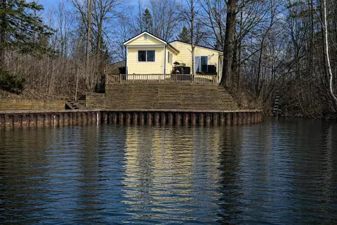 836 Poquonnock, Hope, MI 48628