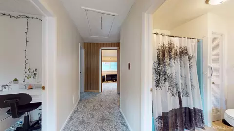 Entry Way - 747 S S Pne, Ishpeming, MI 49849 photo 3 of 4