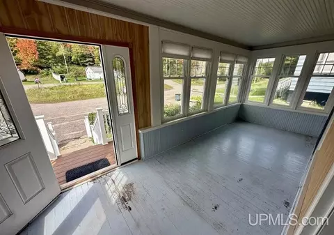 Exterior - 747 S S Pne, Ishpeming, MI 49849 photo 4 of 11
