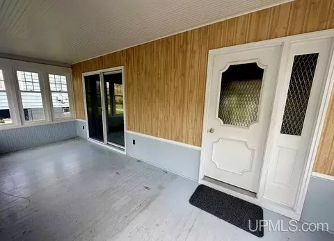 Exterior - 747 S S Pne, Ishpeming, MI 49849 photo 3 of 11