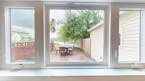 Exterior - 747 S S Pne, Ishpeming, MI 49849 photo 5 of 11