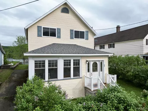 747 S S Pne, Ishpeming, MI 49849