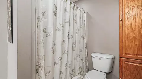 Bath - 4181 Edgewater, Harrison, MI 48625 photo 3 of 4