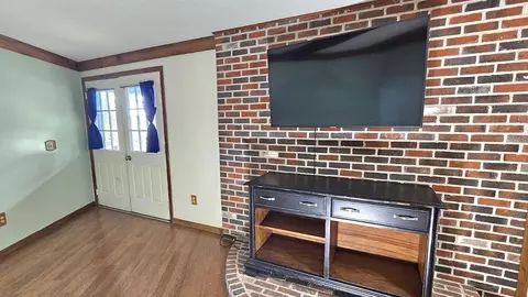 Living - 4751 Appleby, Gladwin, MI 48624 photo 8 of 8