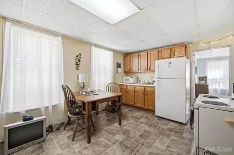 Kitchen - 404 S 3rd, Ishpeming, MI 49849 photo 5 of 5