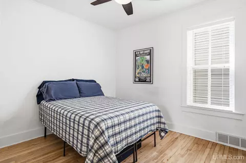 Bedroom - 404 S 3rd, Ishpeming, MI 49849 photo 3 of 5