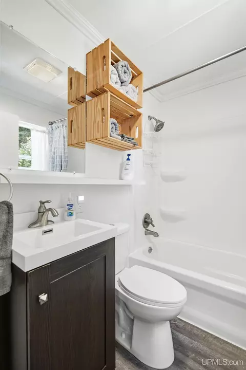 Bath - 404 S 3rd, Ishpeming, MI 49849 photo 1 of 3