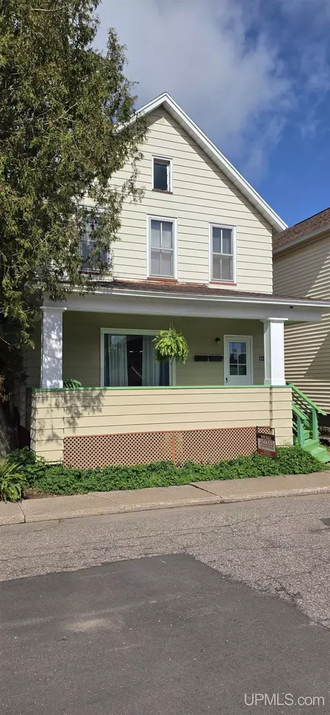 404 S 3rd, Ishpeming, MI 49849