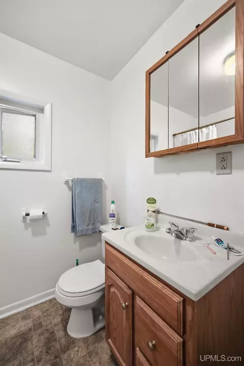 Bath - 404 S 3rd, Ishpeming, MI 49849 photo 2 of 3