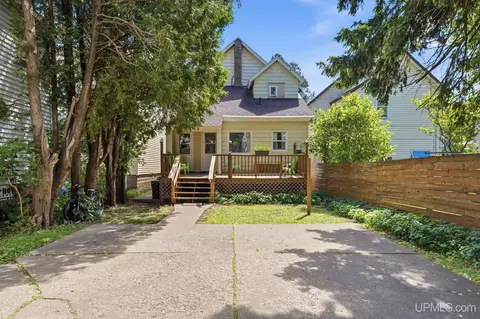 Exterior - 404 S 3rd, Ishpeming, MI 49849 photo 4 of 6