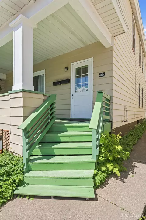 Exterior - 404 S 3rd, Ishpeming, MI 49849 photo 2 of 6