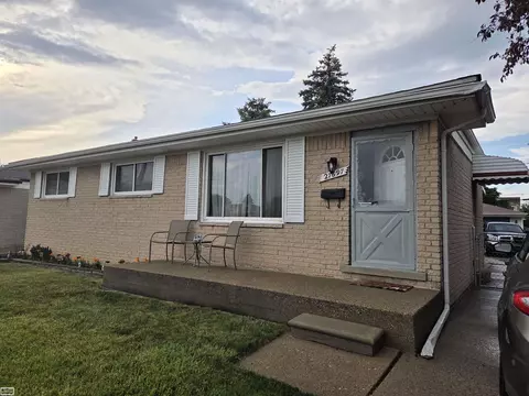 27697 Larry, Roseville, MI 48066