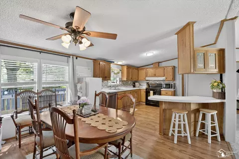 Dining - 1070 Cherry, Temperance, MI 48182 photo 1 of 2