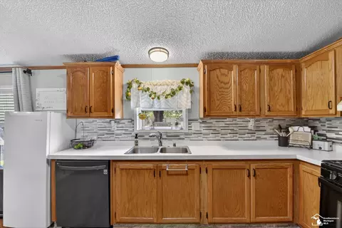 Kitchen - 1070 Cherry, Temperance, MI 48182 photo 1 of 6