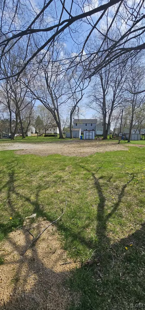 225 E Third, Onsted, MI 49265 photo 2