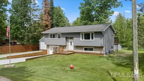 280 N Lobb, Gwinn, MI 49841