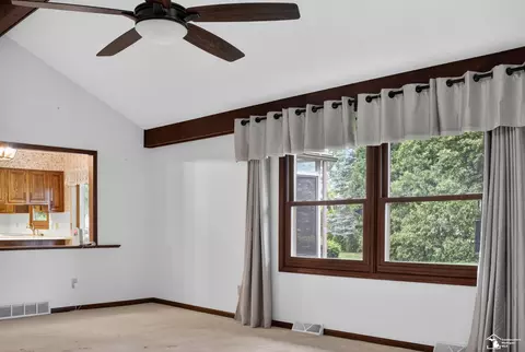 Living - 8008 Fox Run, Temperance, MI 48182 photo 3 of 4