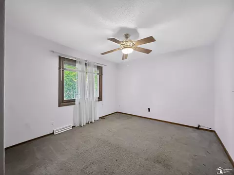 Bedroom - 8008 Fox Run, Temperance, MI 48182 photo 10 of 12