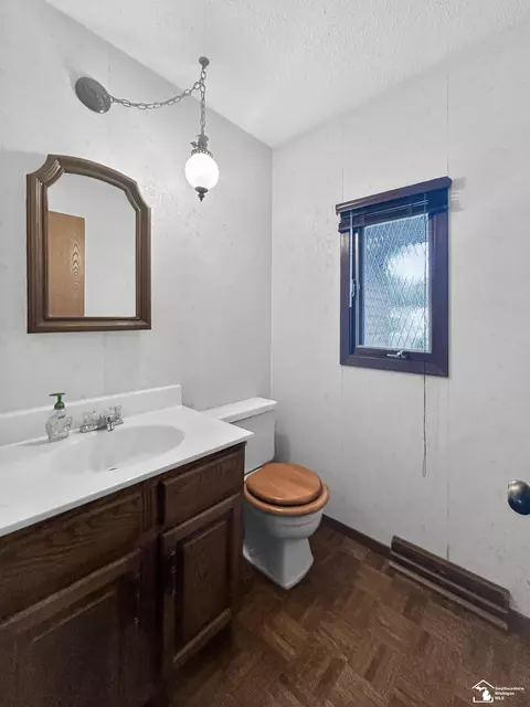 Bath - 8008 Fox Run, Temperance, MI 48182 photo 1 of 3