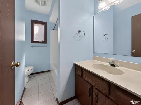 Bath - 8008 Fox Run, Temperance, MI 48182 photo 3 of 3