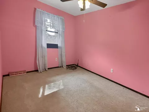 Bedroom - 8008 Fox Run, Temperance, MI 48182 photo 5 of 12